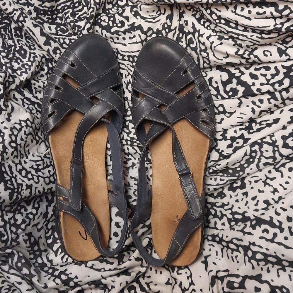 Dark navy heeled sandals